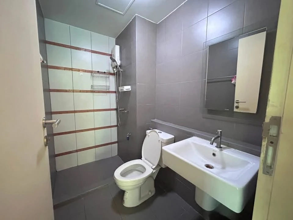 For rent: dcondo Campus Resort Rangsit, 2nd floor, fully furnished, very livable. Book now! (Quickly!)