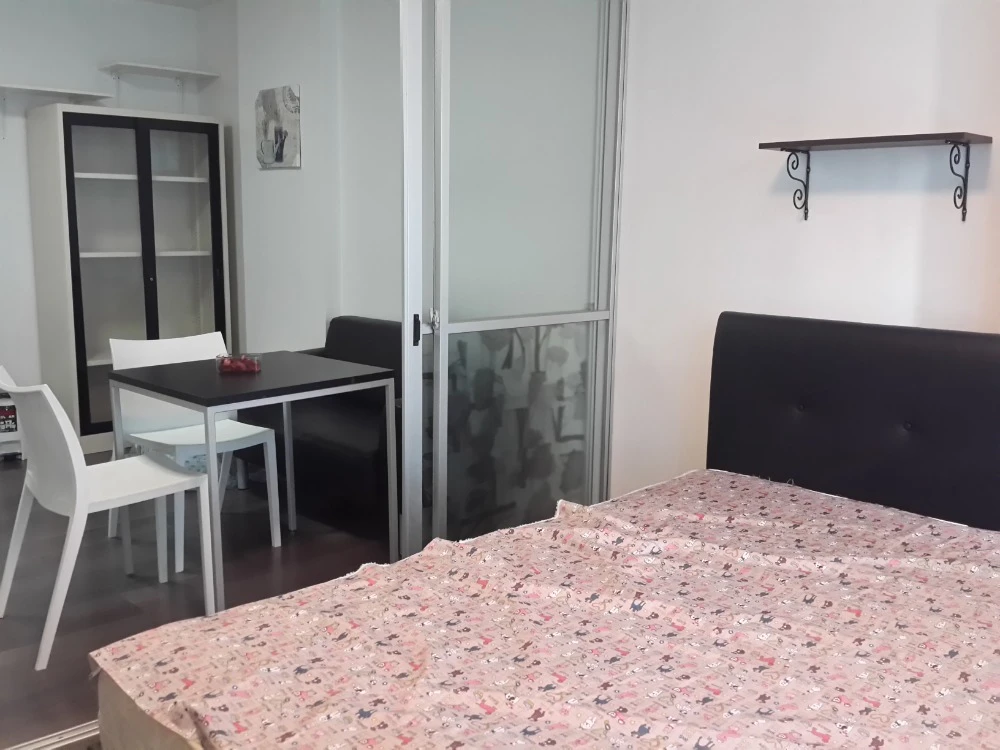 For rent dcondo Campus Resort Rangsit, 3rd floor, swimming pool view, partitioned room, fully furnished, reserve now.