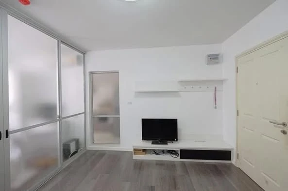 For rent dcondo Campus Resort Rangsit, 5th floor, garden view, partitioned room, fully furnished, nice to live in, book now, don't miss out.