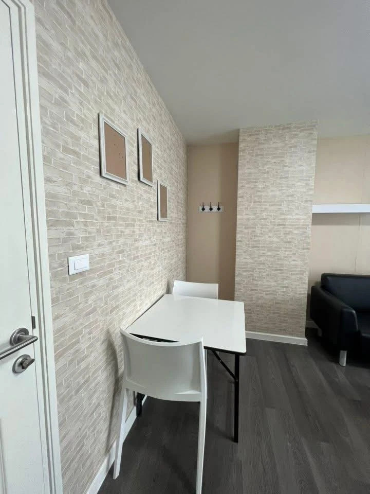 For rent: Dcondo Campus Resort Rangsit, Building D, 4th floor, private corner room, size 30 sq m. Must book.