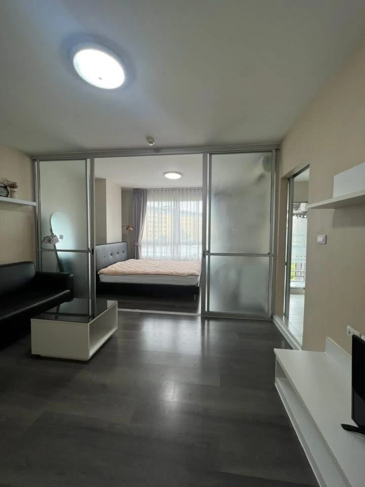 For rent: Dcondo Campus Resort Rangsit, Building D, 4th floor, private corner room, size 30 sq m. Must book.