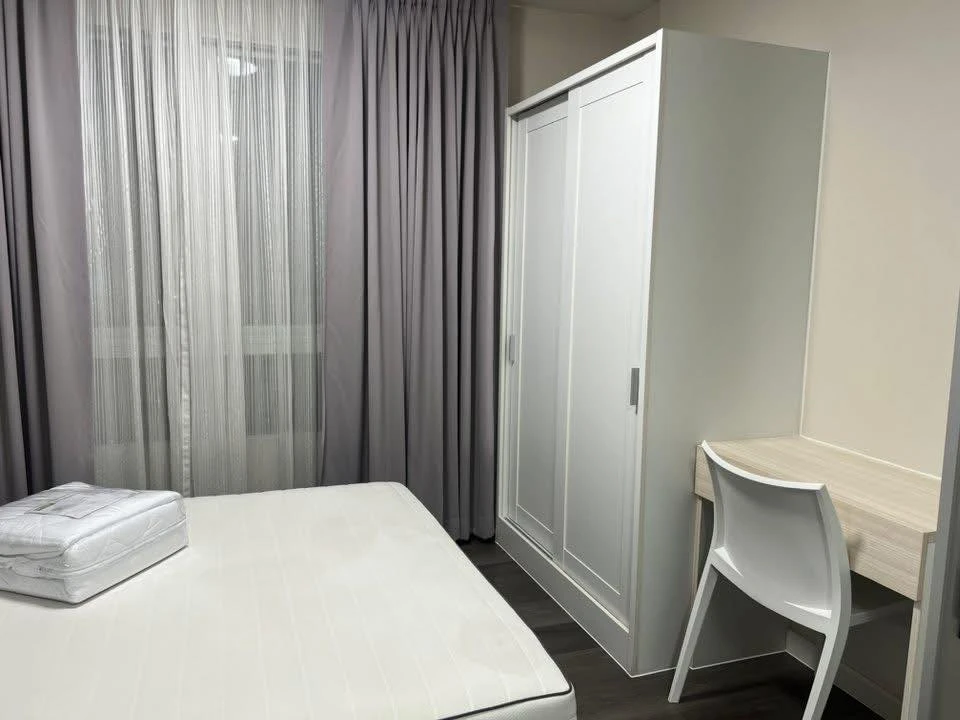 For rent: Dcondo Campus Resort Rangsit, Building D, 4th floor, private corner room, size 30 sq m. Must book.