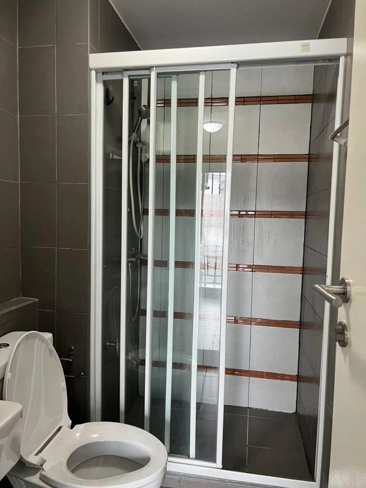 For rent: Dcondo Campus Resort Rangsit, Building D, 4th floor, private corner room, size 30 sq m. Must book.