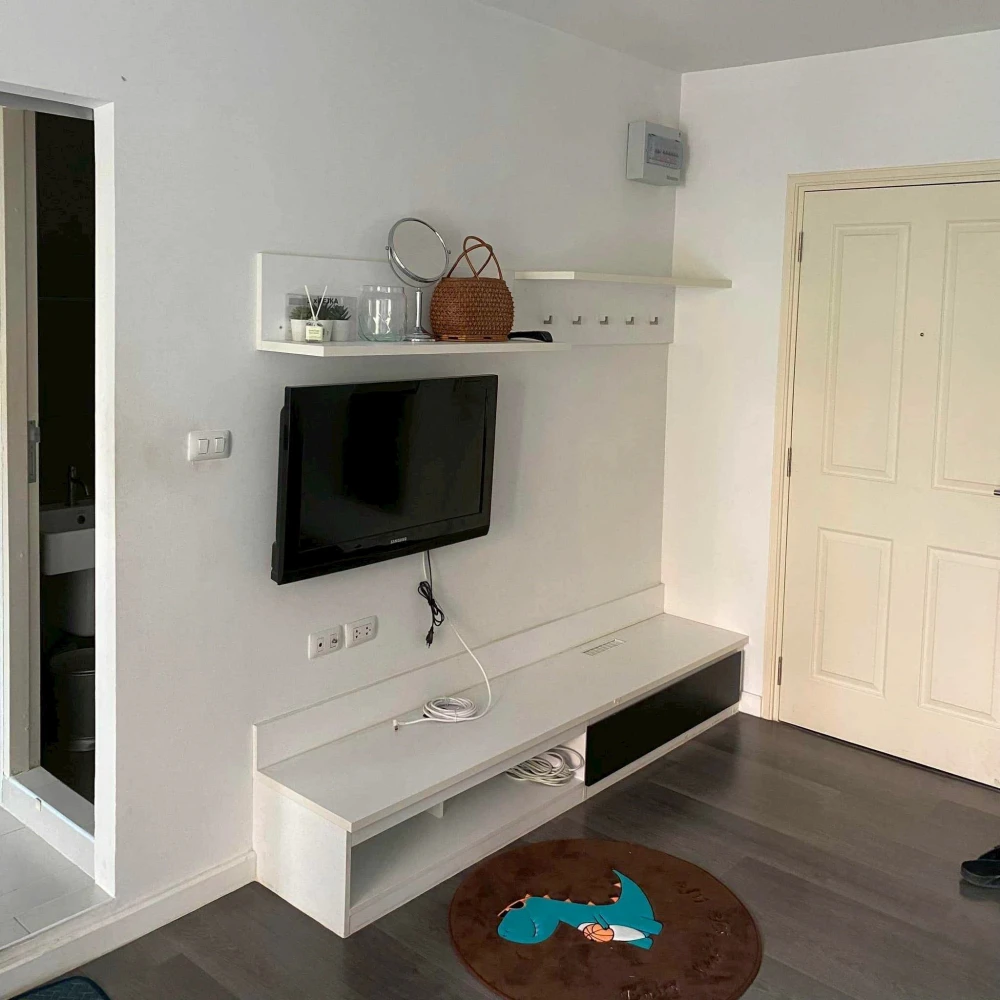 For rent: dcondo Campus Resort Rangsit, fully furnished unit, ready to move in immediately. Book now!
