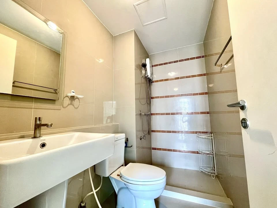 For rent: Dcondo Campus Resort Rangsit Phase 2, wide-angle room, garden view, fully furnished, ready to move in.