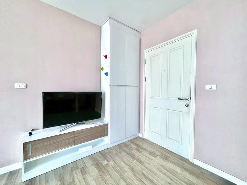 For rent: Dcondo Campus Resort Rangsit Phase 2, wide-angle room, garden view, fully furnished, ready to move in.
