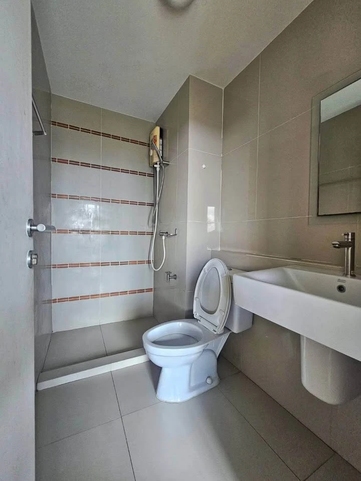 Dcondo Campus Rangsit Phase 2, 8th floor, for rent. Fully furnished. First come, first served.