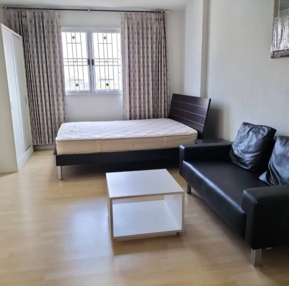 For rent: Dcondo Charan-Bangkhunnon, 5th floor, fully furnished room. If interested, hurry and reserve now.