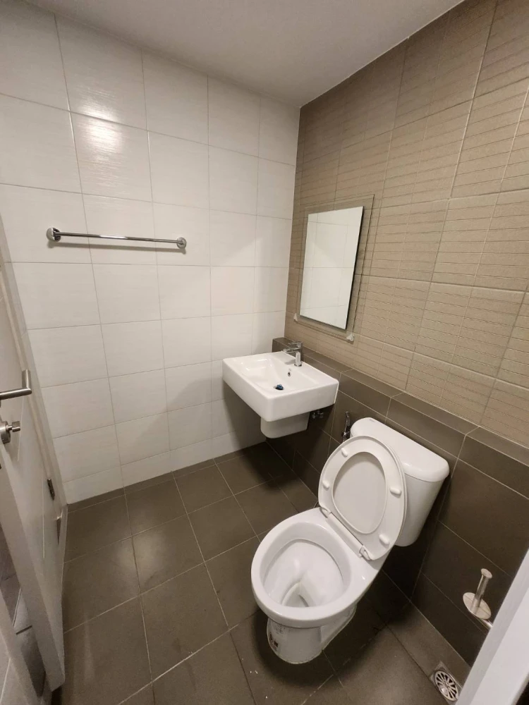 For rent dcondo Hideaway Rangsit, 2nd floor, fully furnished room, nice to live in, book now, don't miss out, hurry!
