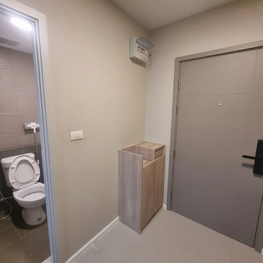 For rent: dcondo Hideaway Rangsit, 2nd floor, fully furnished room, ready to move in. Interested? Hurry and book now! Urgent!