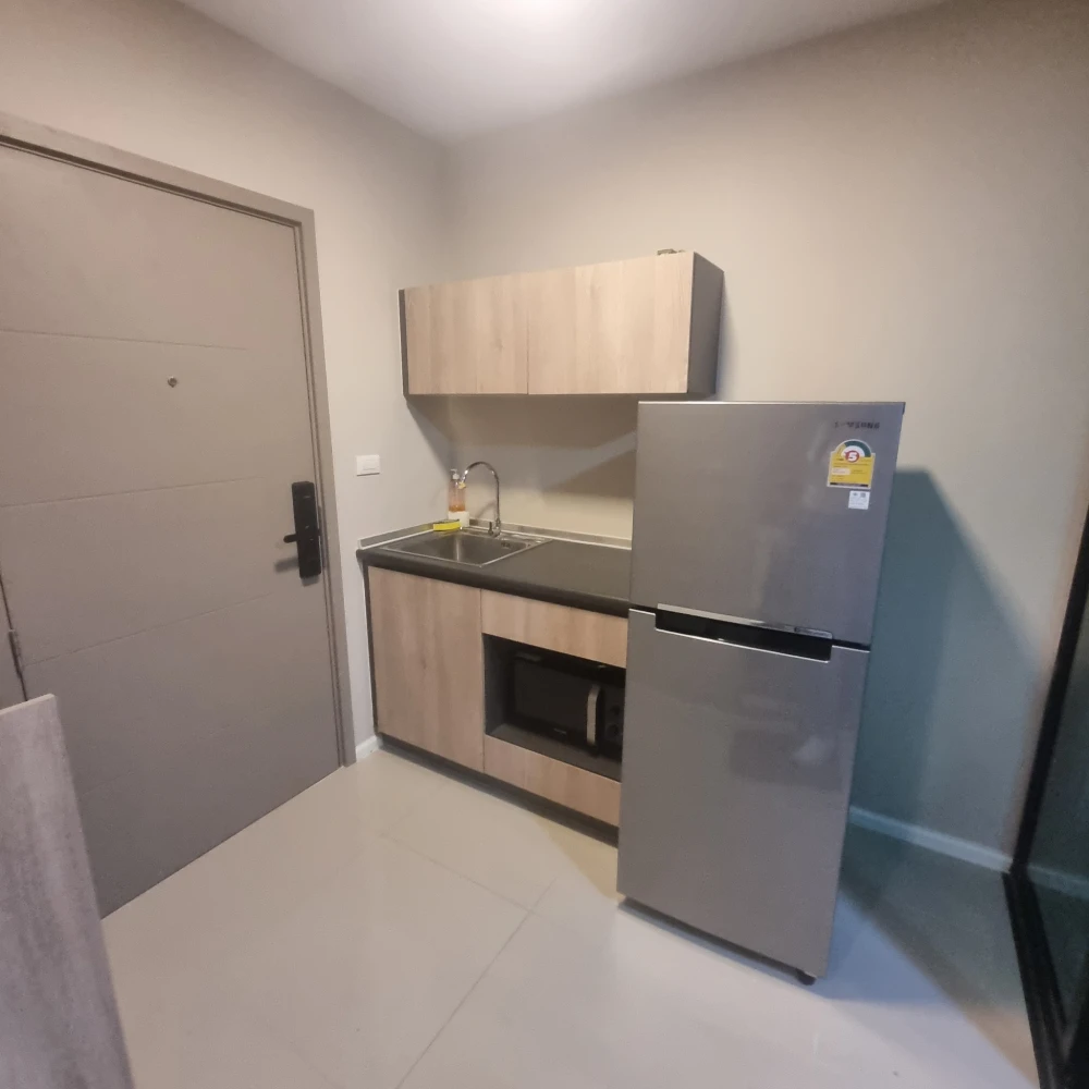 For rent: dcondo Hideaway Rangsit, 2nd floor, fully furnished room, ready to move in. Interested? Hurry and book now! Urgent!
