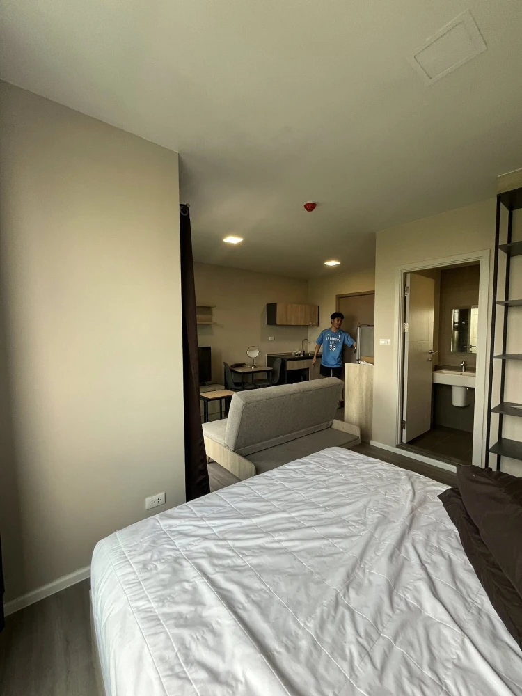 For rent: dcondo Hideaway Rangsit, 5th floor, corner unit, fully furnished. Book now! Don't miss out!