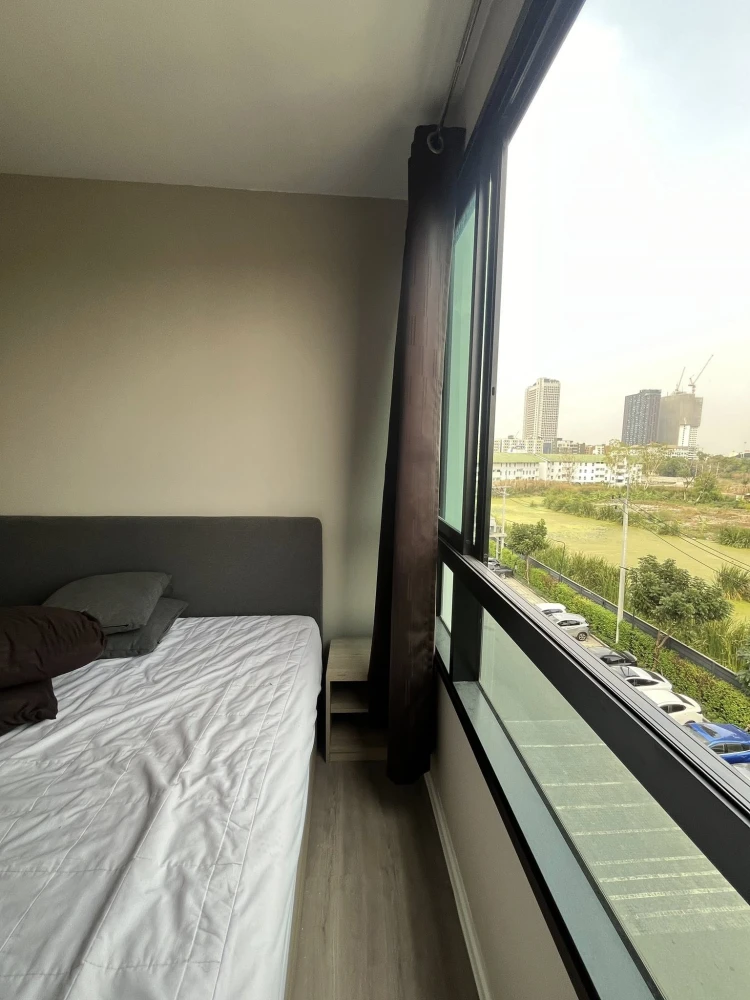 For rent: dcondo Hideaway Rangsit, 5th floor, corner unit, fully furnished. Book now! Don't miss out!
