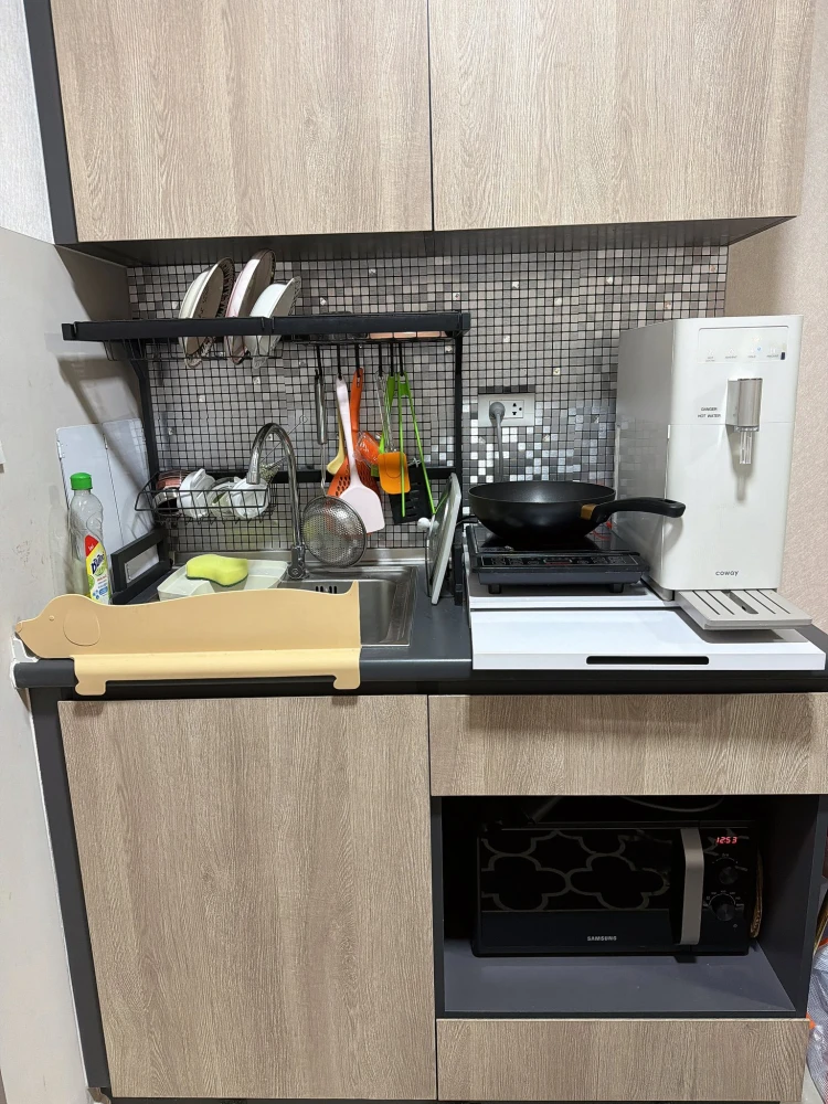 For rent: dcondo Hideaway Rangsit, 6th floor, fully furnished, nice to live in. If interested, hurry and reserve now. Urgent!