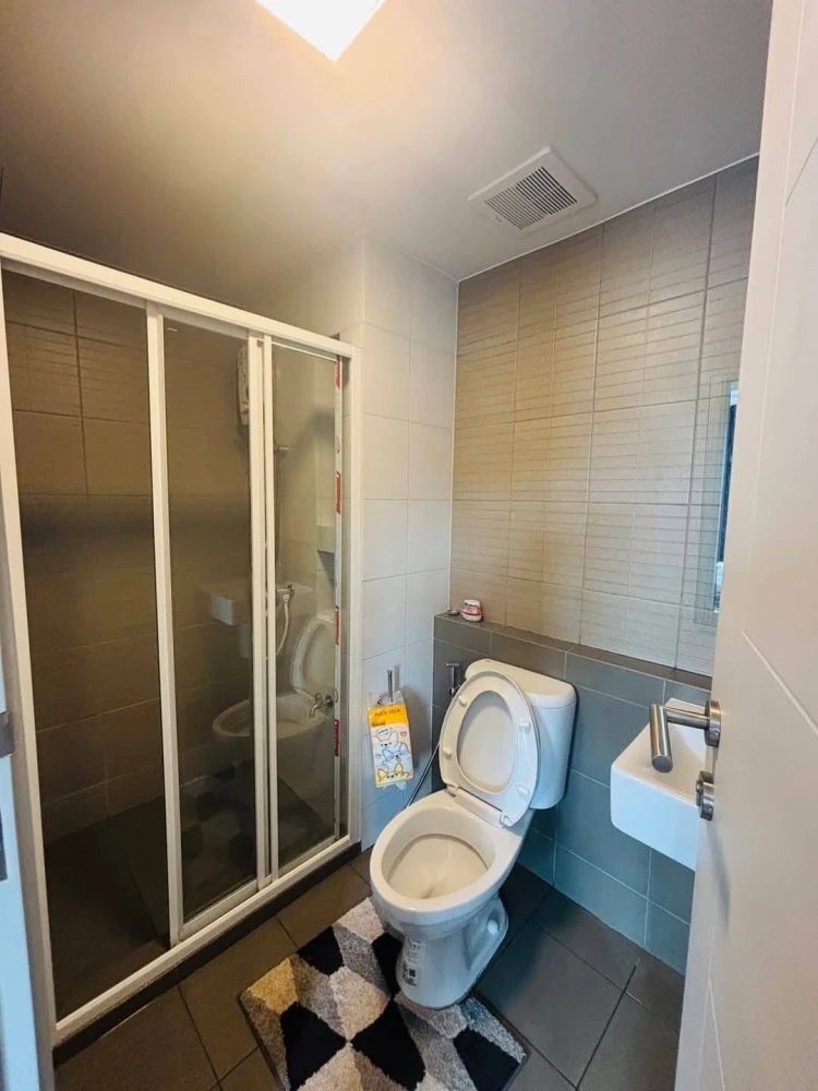 For rent dcondo Hideaway Rangsit, 7th floor, nice view, comes with complete decorations, book now.