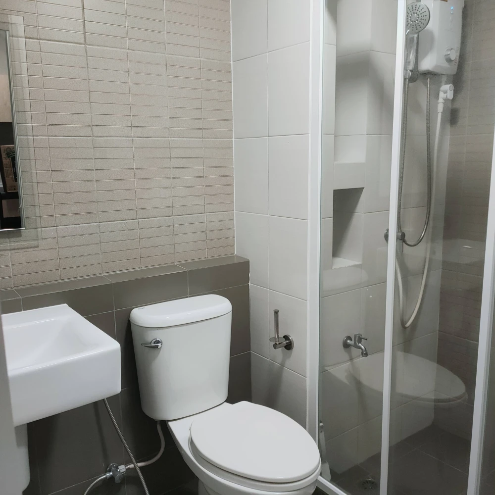 For rent: dcondo Hideaway Rangsit, 7th floor, fully furnished, ready to move in. Book now!