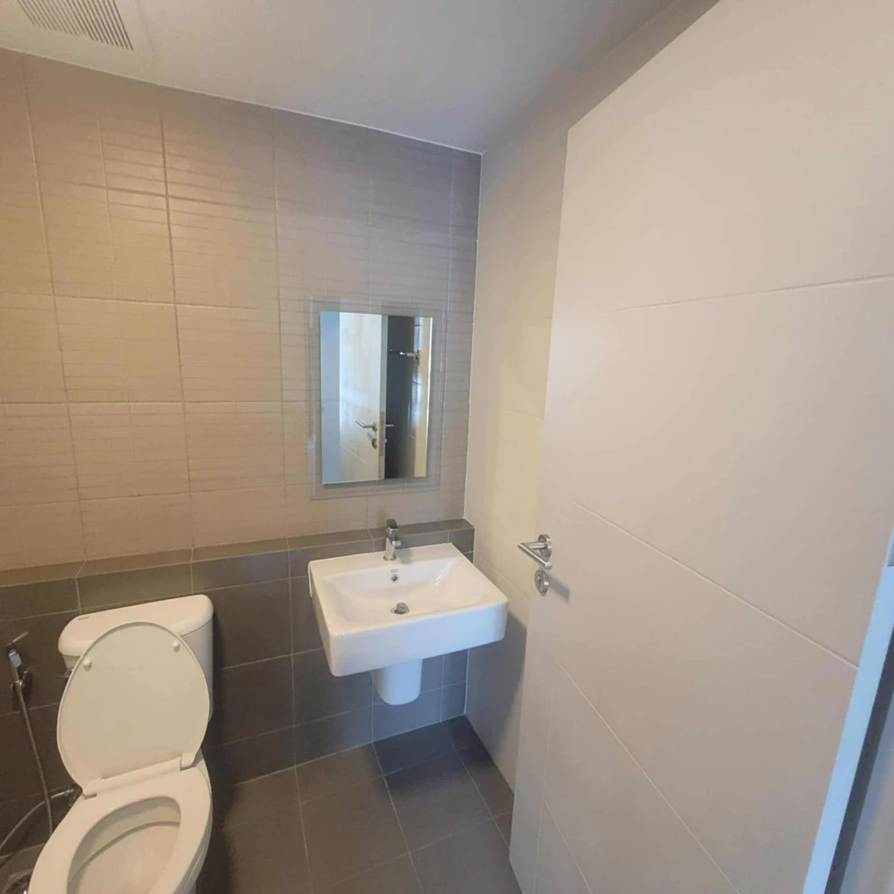 For rent: dcondo Hideaway Rangsit, 7th floor, fully furnished, ready to move in. Book now! Don't miss out!