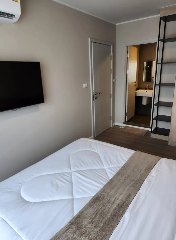 For rent DCONDO HIDEAWAY RANGSIT, good view, high privacy, not next to the garbage room, fully furnished room, don't miss it.