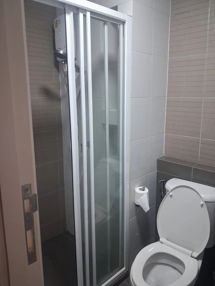 For rent: dcondo Hideaway Rangsit, fully furnished and comfortable unit. Book now! Limited time offer!