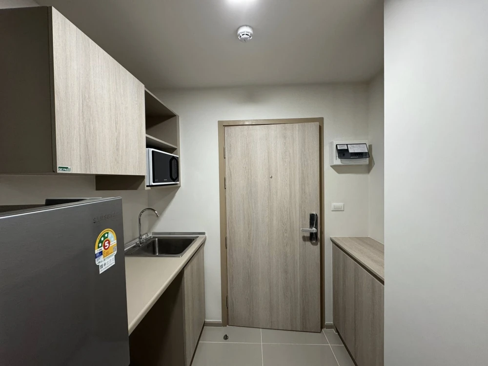 For rent: dcondo hype rangsit, 4th floor, fully furnished room, nice to live in. If interested, hurry and reserve.