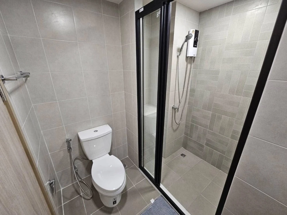 For rent dcondo hype rangsit 5th floor, view inside, comes with complete furniture and electrical appliances, reserve now, urgently.