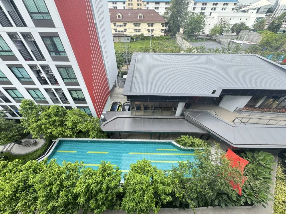 For rent: dcondo hype rangsit, 6th floor, pool view, fully furnished, nice to live in. If you don't book, you'll really miss out.