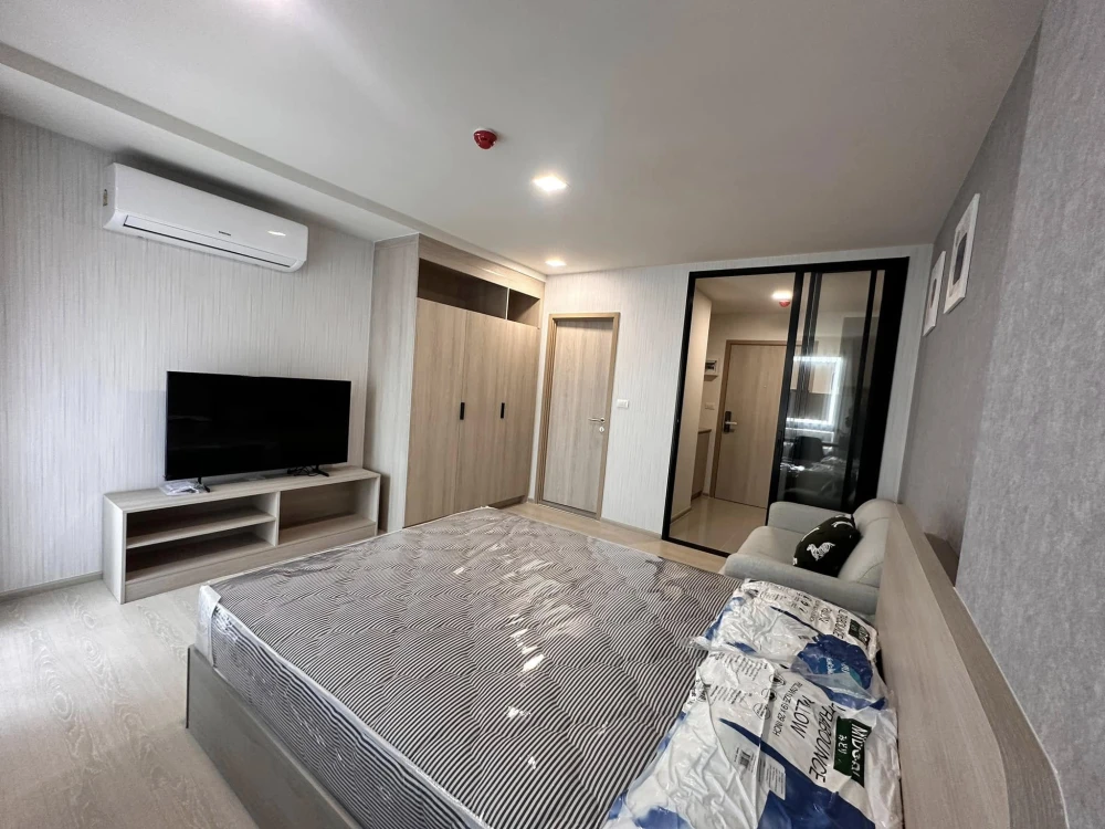 For rent dcondo hype rangsit 6th floor, beautiful view of the swimming pool, open, airy, fully furnished, comfortable, book now, don't miss it.