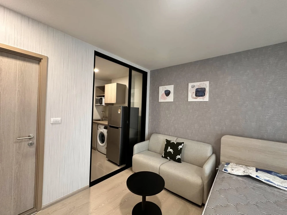 For rent dcondo hype rangsit 6th floor, beautiful view of the swimming pool, open, airy, fully furnished, comfortable, book now, don't miss it.