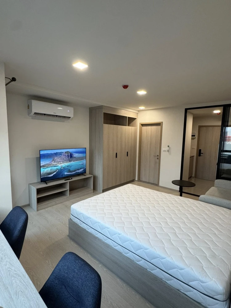 For rent: dcondo hype rangsit, 7th floor, fully furnished room, move in with your bags immediately. If interested, hurry and reserve now.