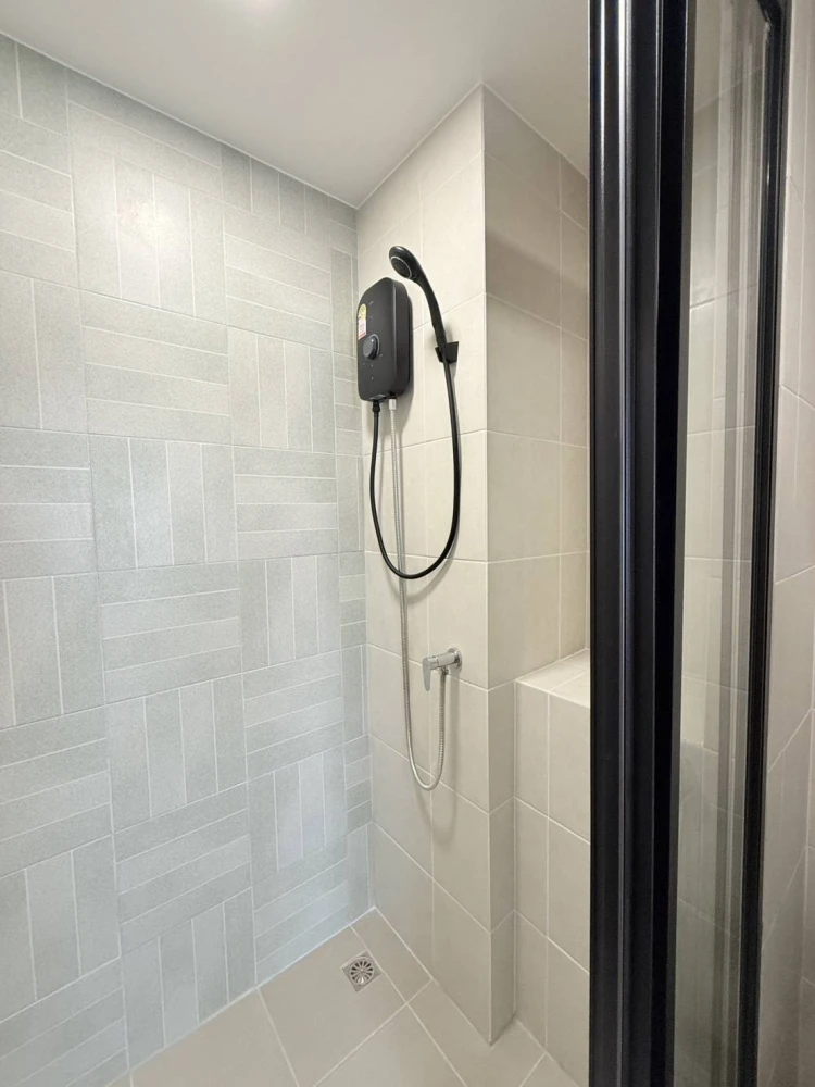 For rent: dcondo hype rangsit, 8th floor, exterior view, fully furnished, very livable. Book now!