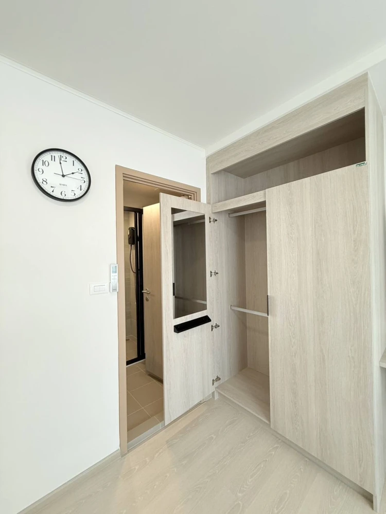 For rent: dcondo hype rangsit, 8th floor, exterior view, fully furnished, very livable. Book now!