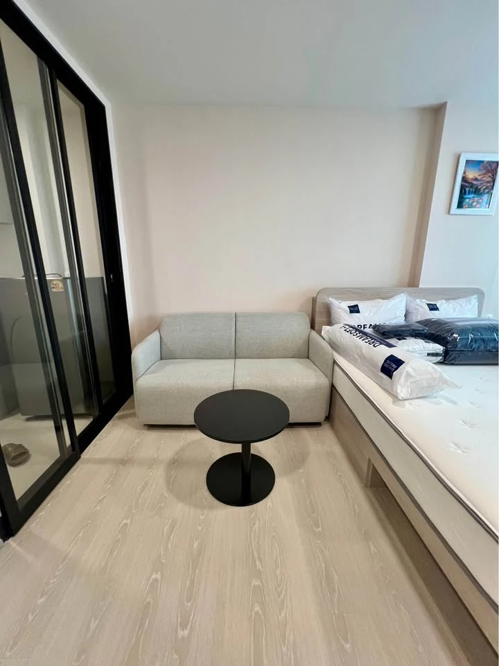 For rent: dcondo Hype Rangsit, Studio room with full set of furniture, just bring your own luggage and move in.