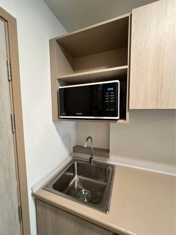 For rent: dcondo Hype Rangsit, Studio room with full set of furniture, just bring your own luggage and move in.