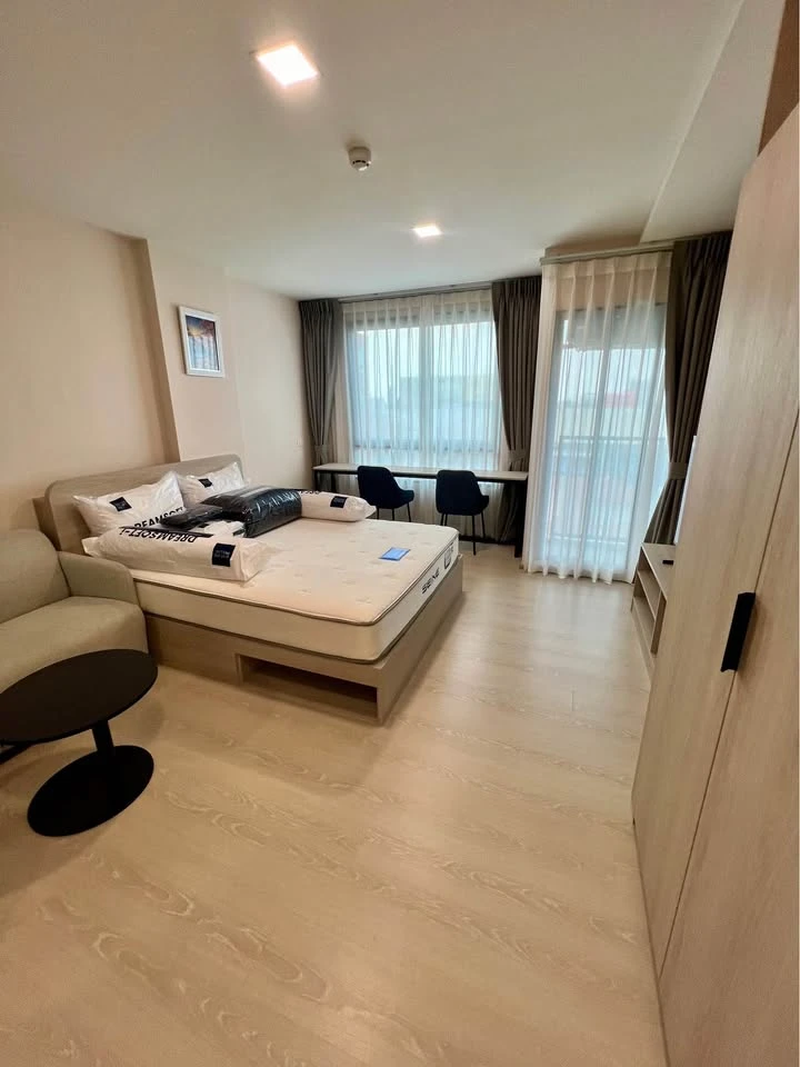 For rent: dcondo Hype Rangsit, Studio room with full set of furniture, just bring your own luggage and move in.