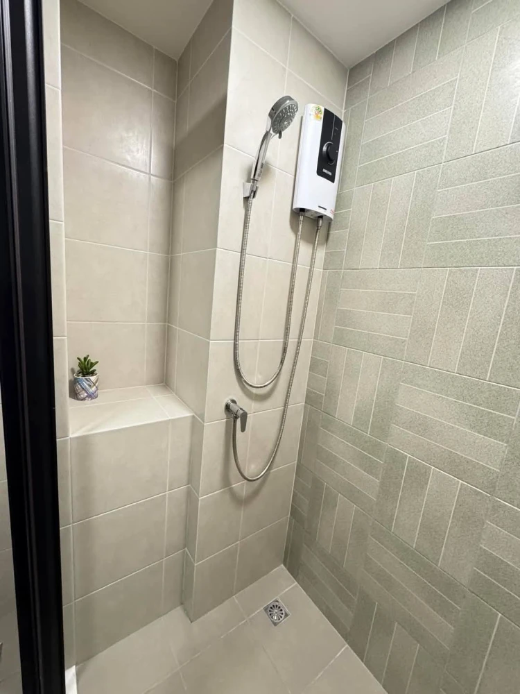For rent: DCondo Hype Rangsit, a nice room, complete with furniture and electrical appliances. If you don't book, you'll regret it later.