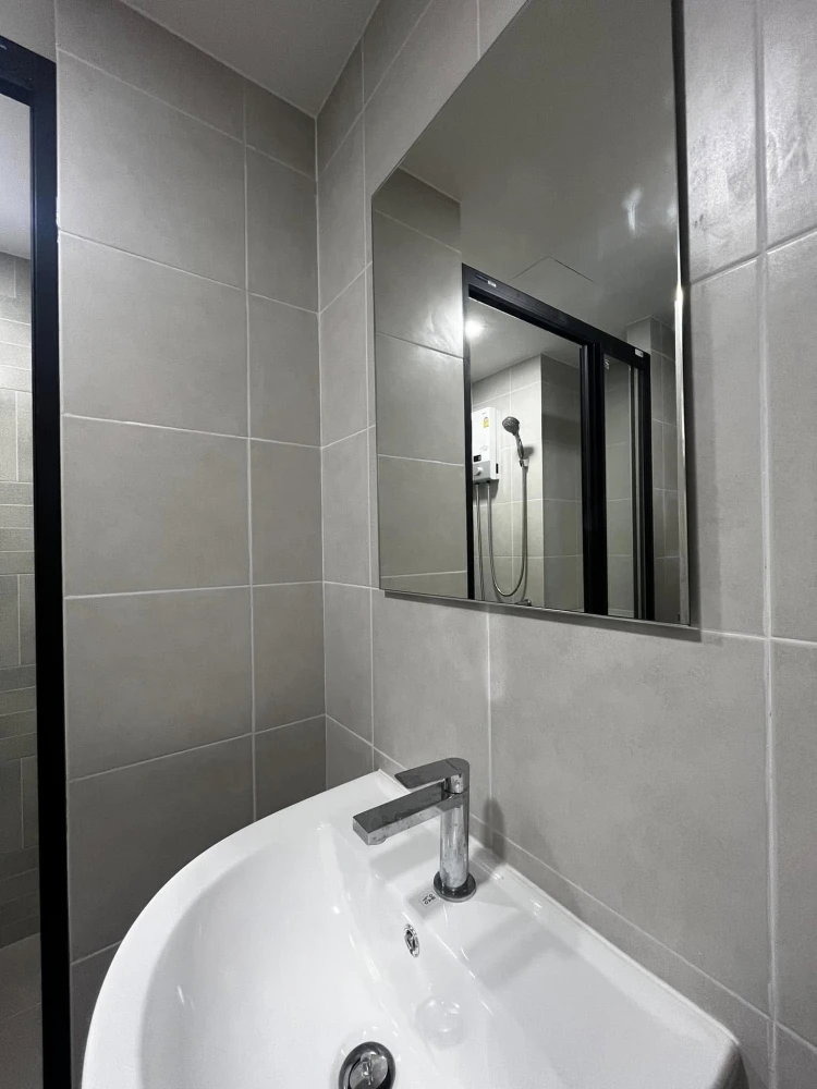 For rent: Dcondo Hype Rangsit, ready to move in, complete facilities, affordable price, book now.
