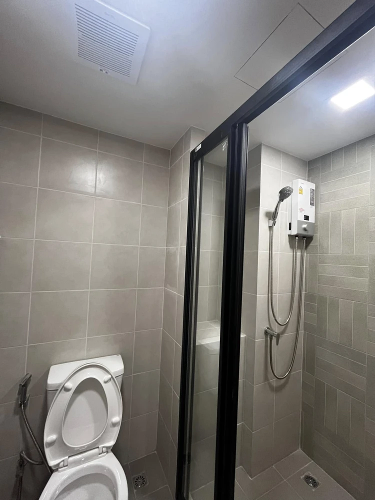 For rent: Dcondo Hype Rangsit, ready to move in, complete facilities, affordable price, book now.