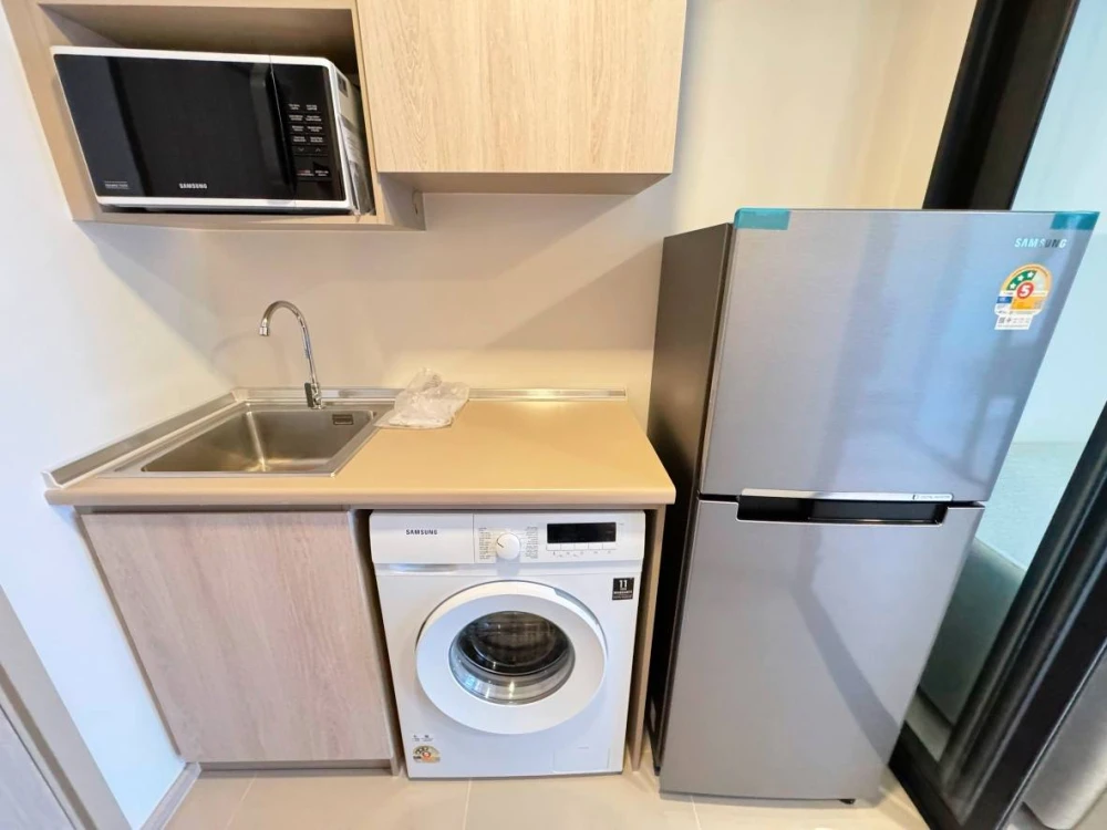 For rent: dcondo Shine Rangsit, 2nd floor. Nice, fully furnished unit. Book now! Don't miss out!