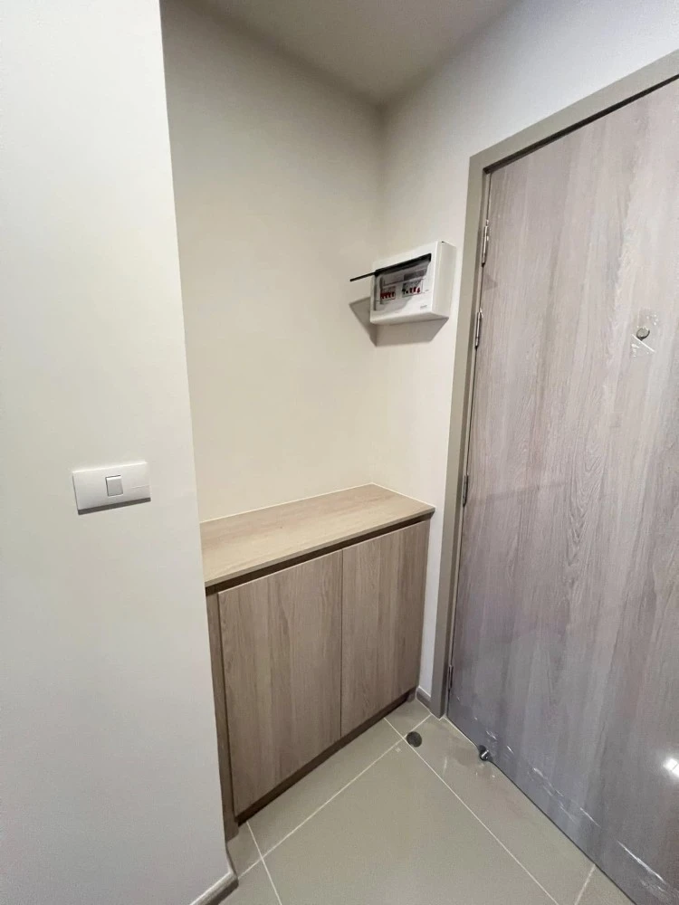 For rent dcondo shine rangsit 3rd floor, fully furnished room, ready to move in, if interested, hurry and reserve now, don't wait.