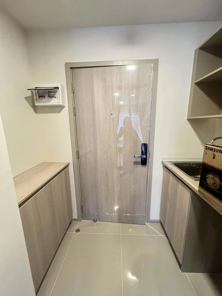 For rent dcondo shine rangsit 3rd floor, fully furnished room, ready to move in, if interested, hurry and reserve now, don't wait.