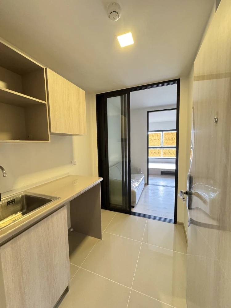 For rent dcondo shine rangsit comes with furniture and electrical appliances. If interested, hurry and book now. Don't miss out.