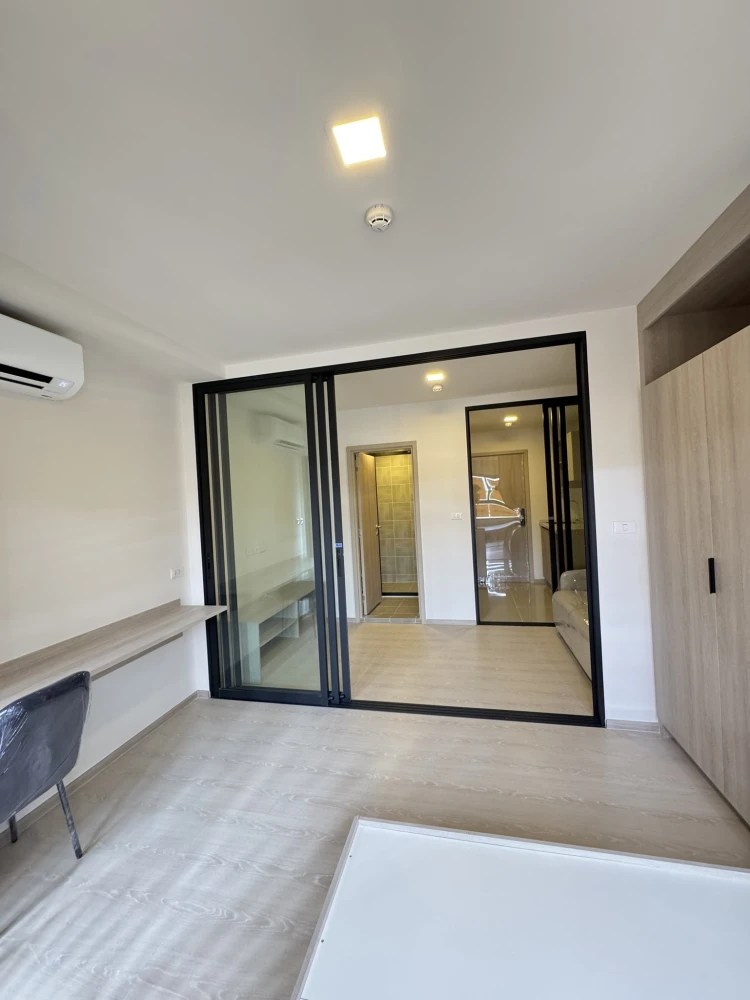 For rent dcondo shine rangsit comes with furniture and electrical appliances. If interested, hurry and book now. Don't miss out.