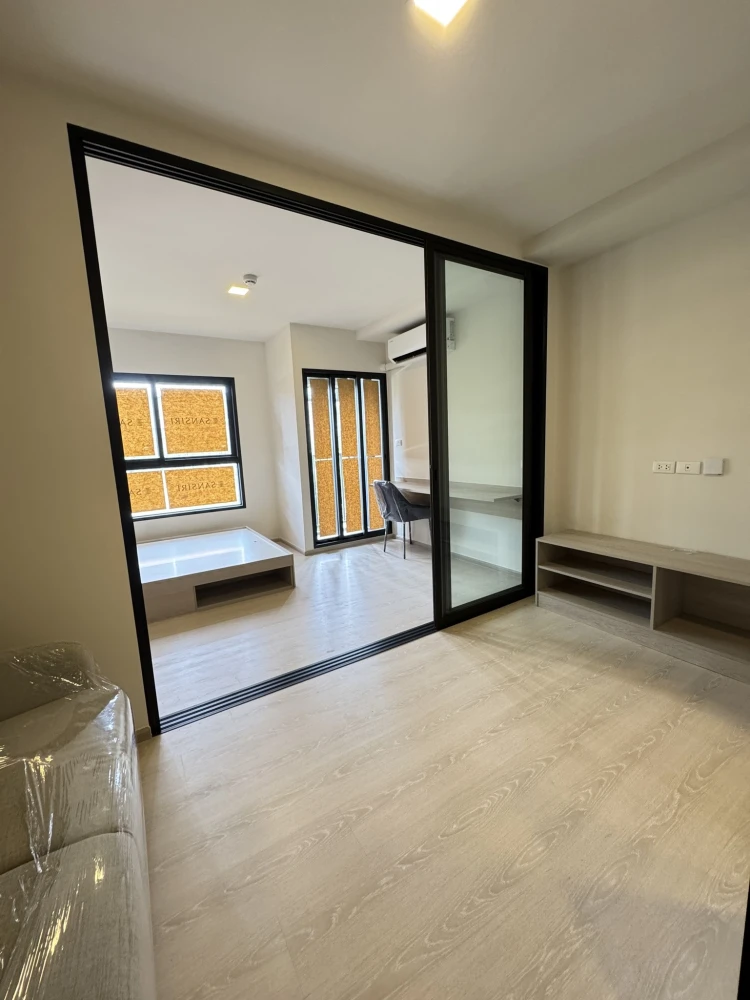 For rent dcondo shine rangsit comes with furniture and electrical appliances. If interested, hurry and book now. Don't miss out.