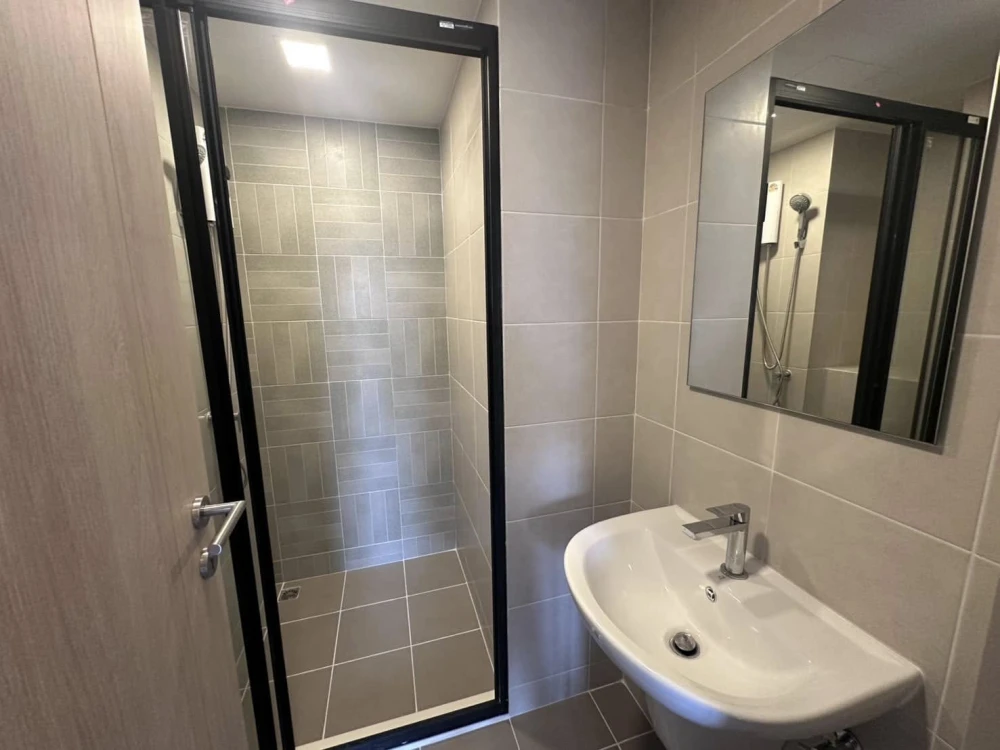 For rent: dcondo Shine Rangsit, well-separated rooms, great value, you'll regret it if you don't reserve.