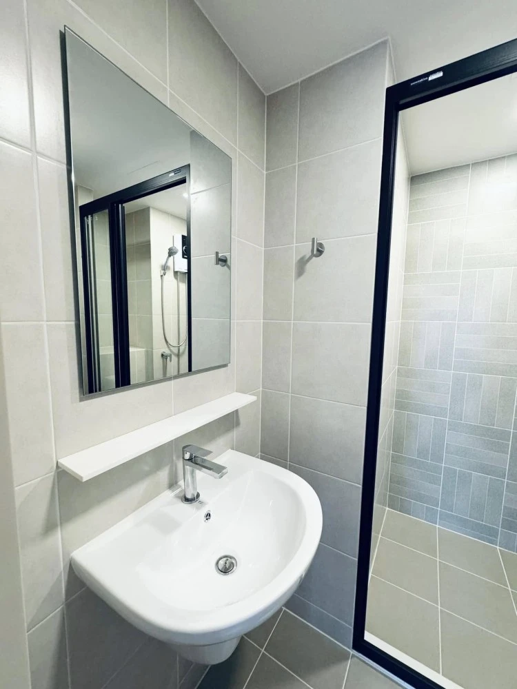 For rent: dcondo shine rangsit, fully furnished room, nice to live in, just bring your bag, don't miss it.