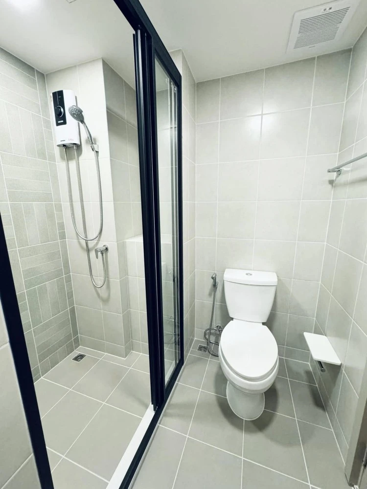 For rent: dcondo shine rangsit, fully furnished room, nice to live in, just bring your bag, don't miss it.