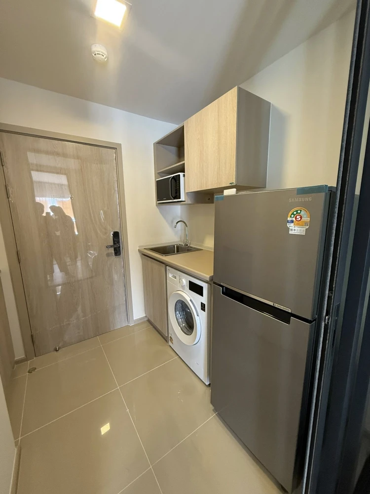 For rent: dcondo shine Rangsit, ready to move in, comes with a special price, convenient and complete here, just bring your belongings and move in.