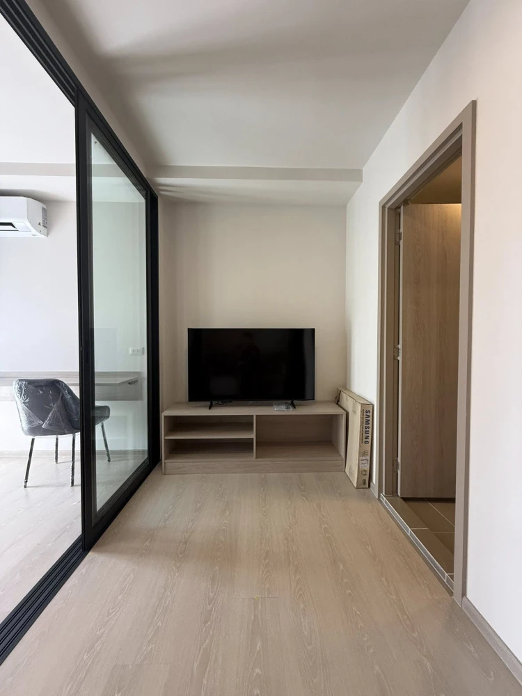 For rent: dcondo shine Rangsit, ready to move in, comes with a special price, convenient and complete here, just bring your belongings and move in.