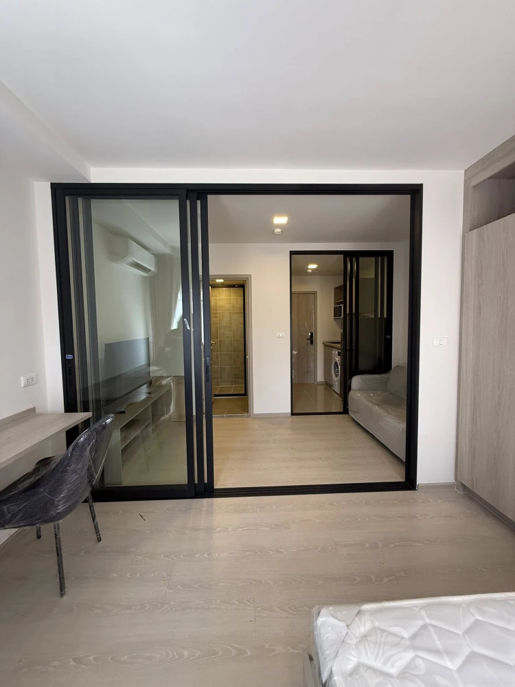 For rent: dcondo shine Rangsit, ready to move in, comes with a special price, convenient and complete here, just bring your belongings and move in.