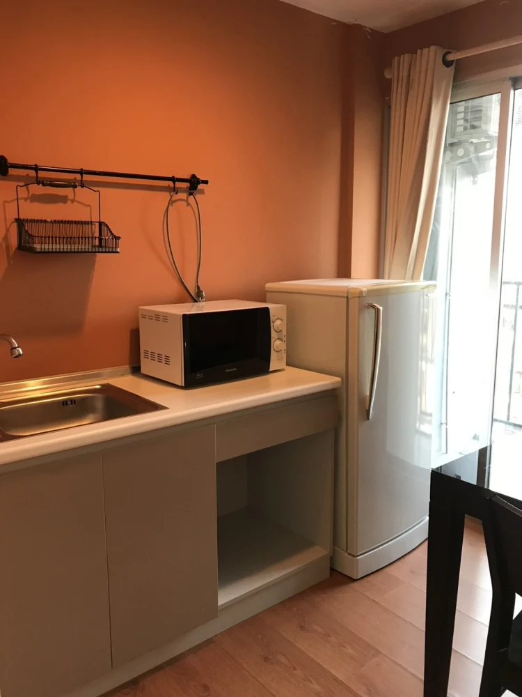 For rent Dcondo Rattanathibet, 6th floor, Building D, well decorated. It's very beautiful. Book quickly before you miss it.